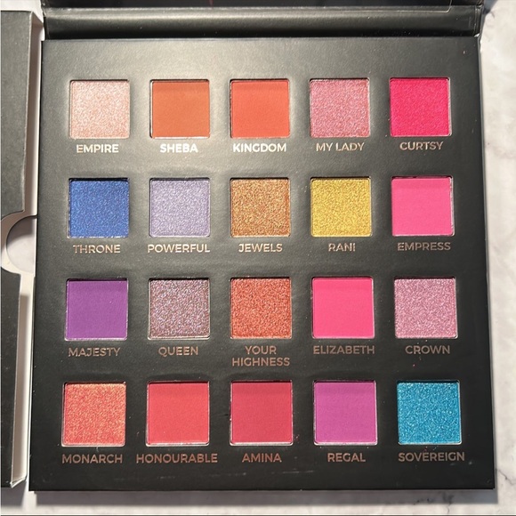 Eloise Beauty The Queen Eyeshadow Palette - Picture 4 of 6
